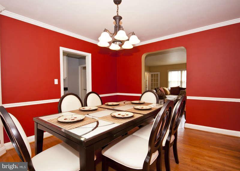 8149 Pleasant Plains Road Towson, MD 21286 - Photo 3 of 29 Dining Room