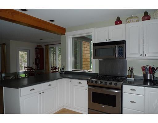 80 Riverside Drive Camden, ME 04843 - Photo 10 of 20 Kitchen.