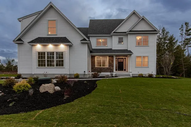 $1,379,000 | 42 Westover Lane, Bow, NH 03304