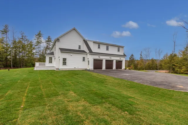 $1,379,000 | 42 Westover Lane, Bow, NH 03304