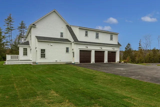 $1,379,000 | 42 Westover Lane, Bow, NH 03304