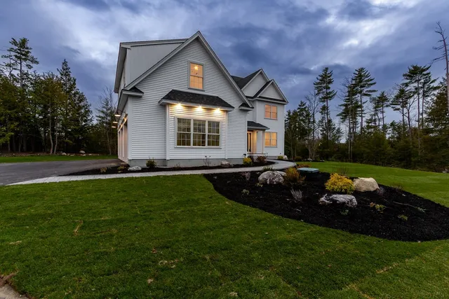 $1,379,000 | 42 Westover Lane, Bow, NH 03304