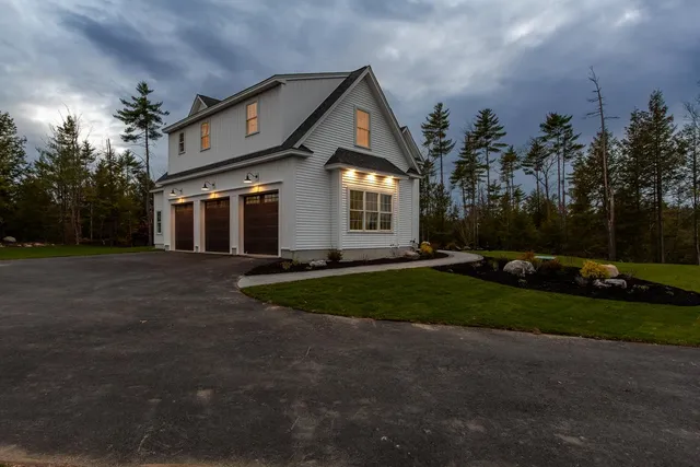 $1,379,000 | 42 Westover Lane, Bow, NH 03304