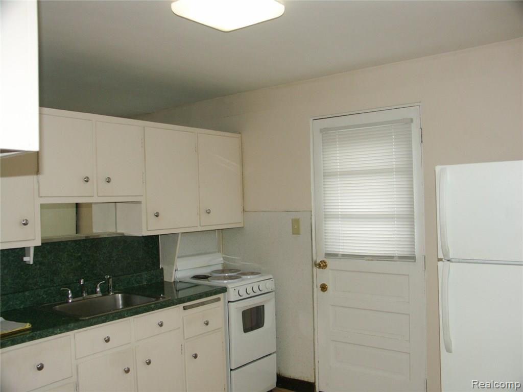 3250 Ravenswood Road Port Huron, MI 48060 - Photo 2 of 14 2017-01-23 21.27