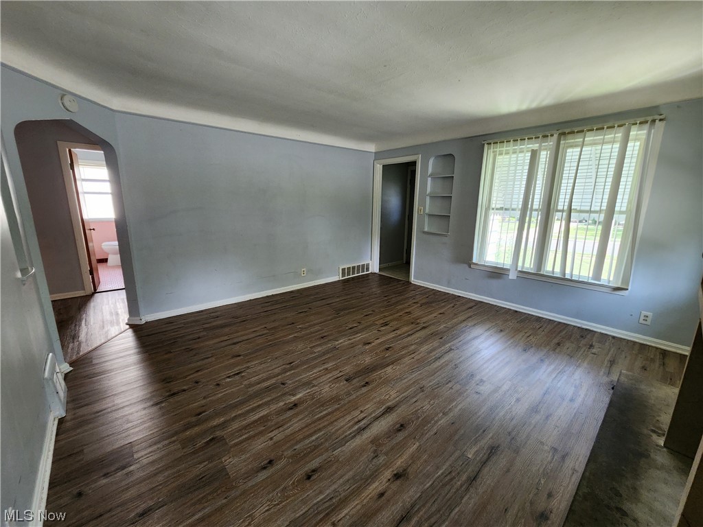 1340 Sunset Road Cleveland, OH 44124 - Photo 9 of 30