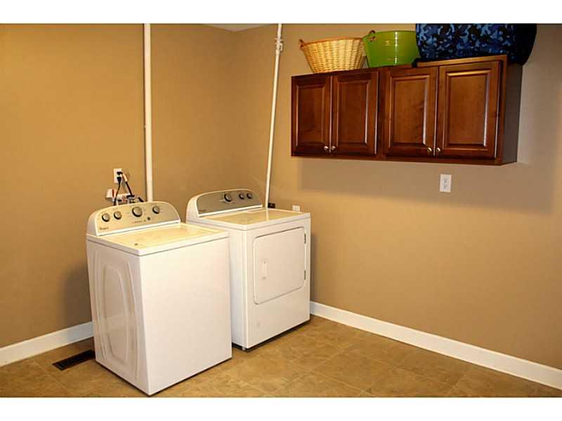 2644 Ebbie Road Indianapolis, IN 46219 - Photo 11 of 13 Gallery Image 11