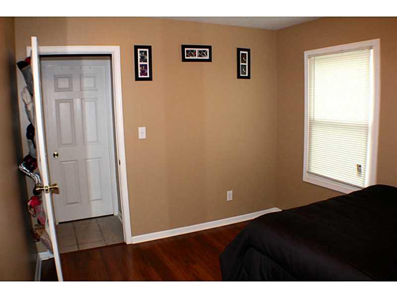 2644 Ebbie Road Indianapolis, IN 46219 - Photo 10 of 13 Gallery Image 10