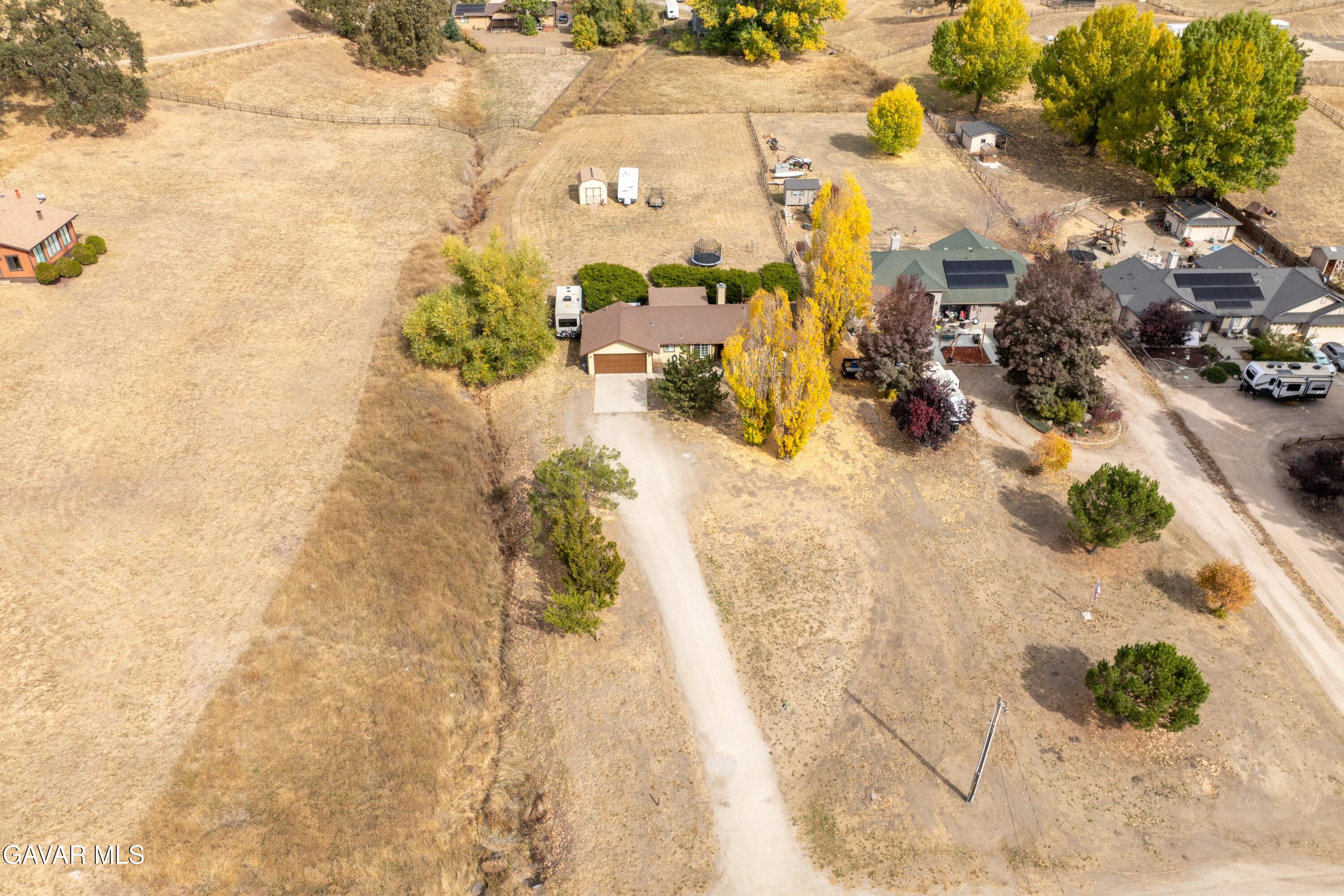 29301 North Lower Valley Road Tehachapi, CA 93561 - Photo 21 of 26 20-DJI_0430-HDR