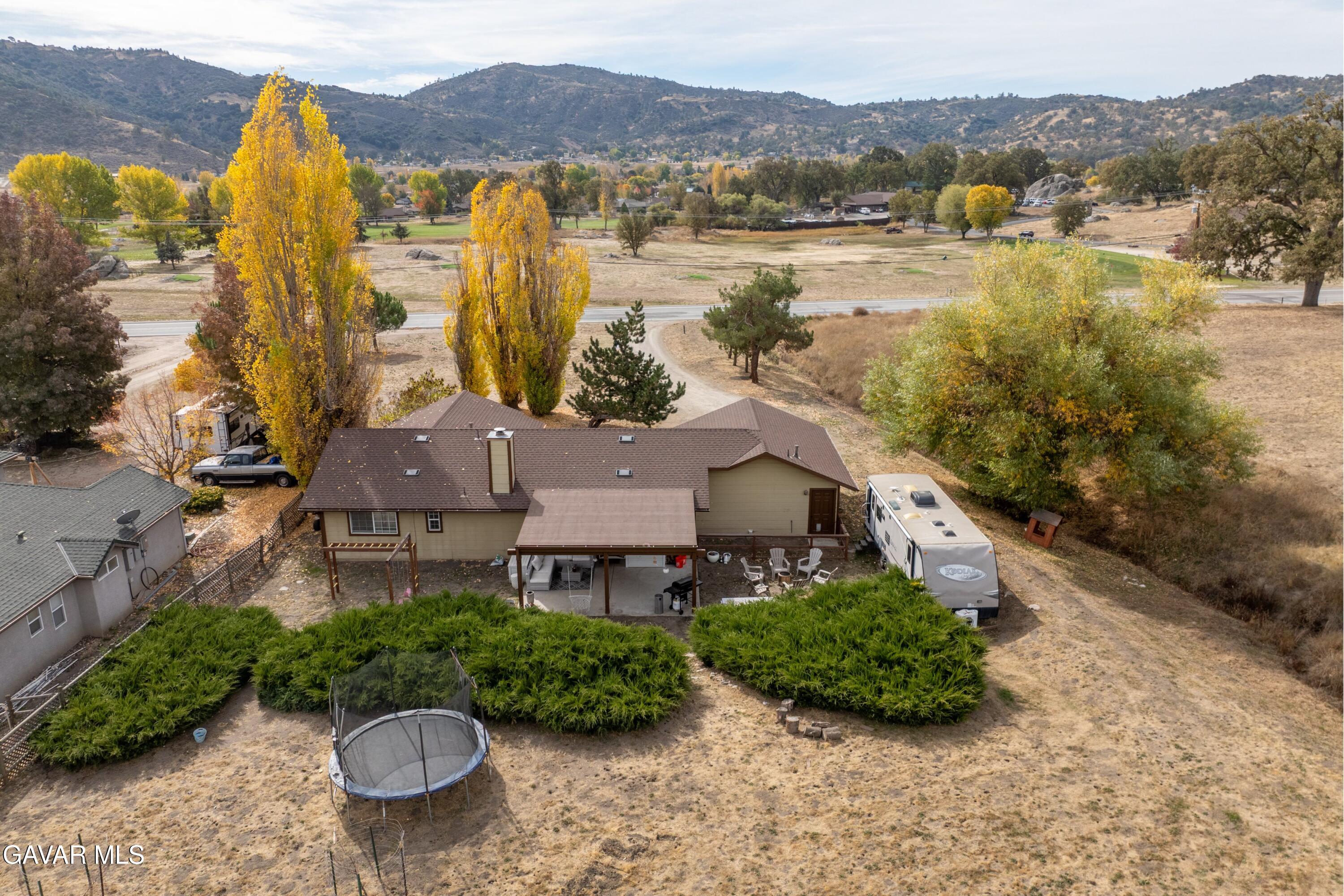 29301 North Lower Valley Road Tehachapi, CA 93561 - Photo 25 of 26 24-DJI_0442-HDR