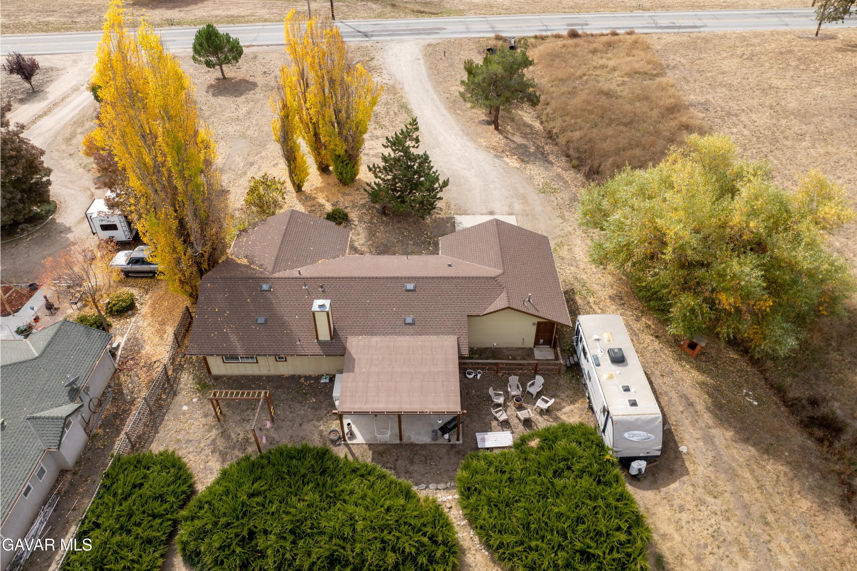 29301 North Lower Valley Road Tehachapi, CA 93561 - Photo 26 of 26 25-DJI_0445-HDR
