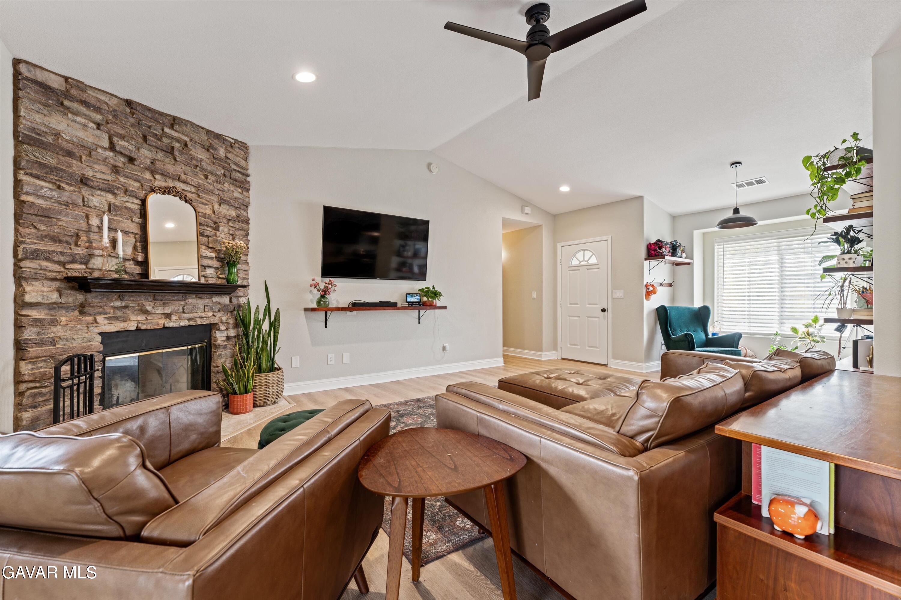 29301 North Lower Valley Road Tehachapi, CA 93561 - Photo 6 of 26 05-JYP07466