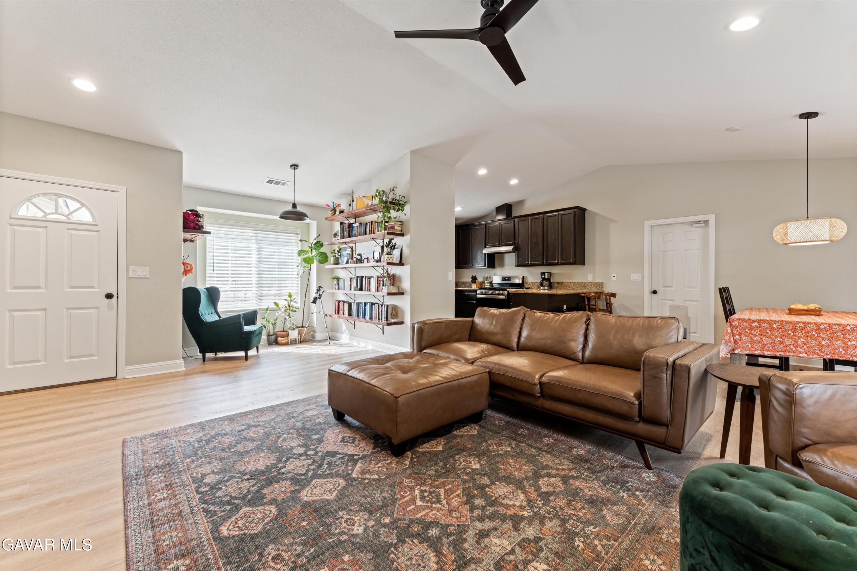 29301 North Lower Valley Road Tehachapi, CA 93561 - Photo 7 of 26 07-JYP07475