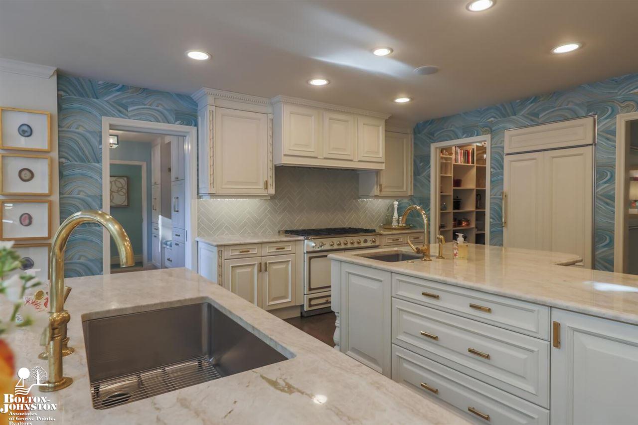 9 Stratton Place Grosse Pointe Shores, MI 48236 - Photo 27 of 68