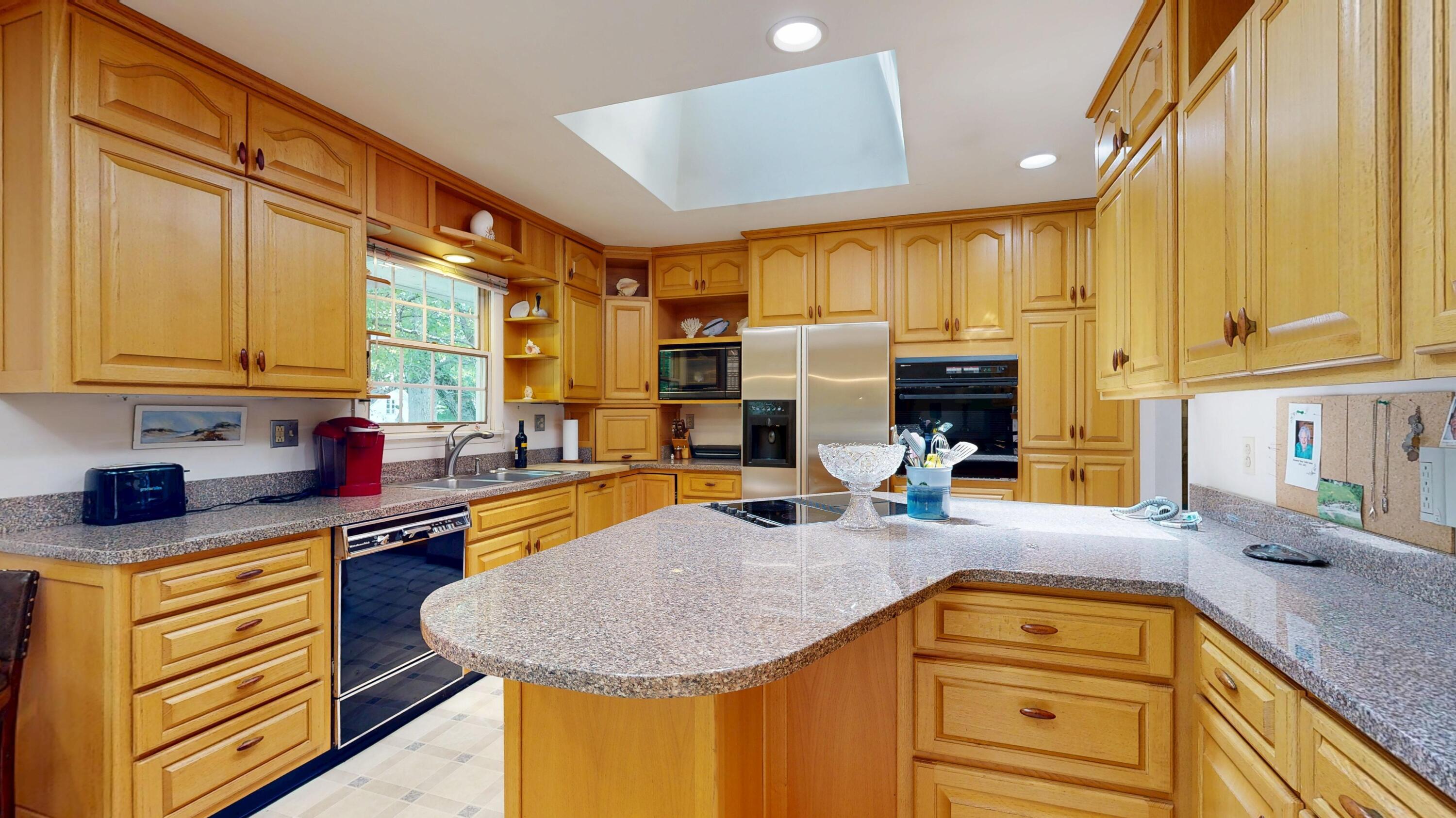 25 Orestis Way Lewiston, ME 04240 - Photo 9 of 42 Kitchen