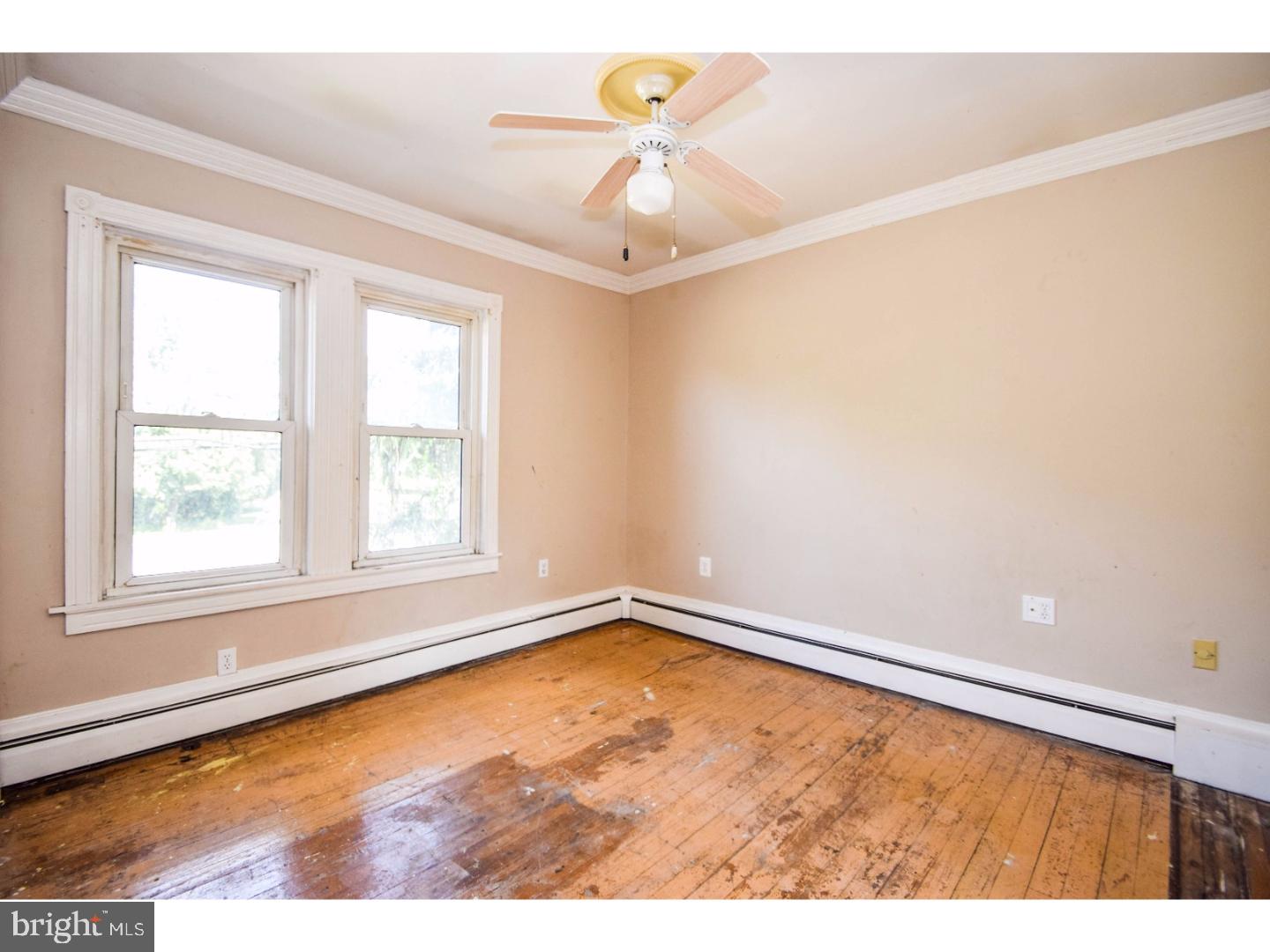 605 Crown Point Road Westville, NJ 08093 - Photo 5 of 25 Gallery Image 5