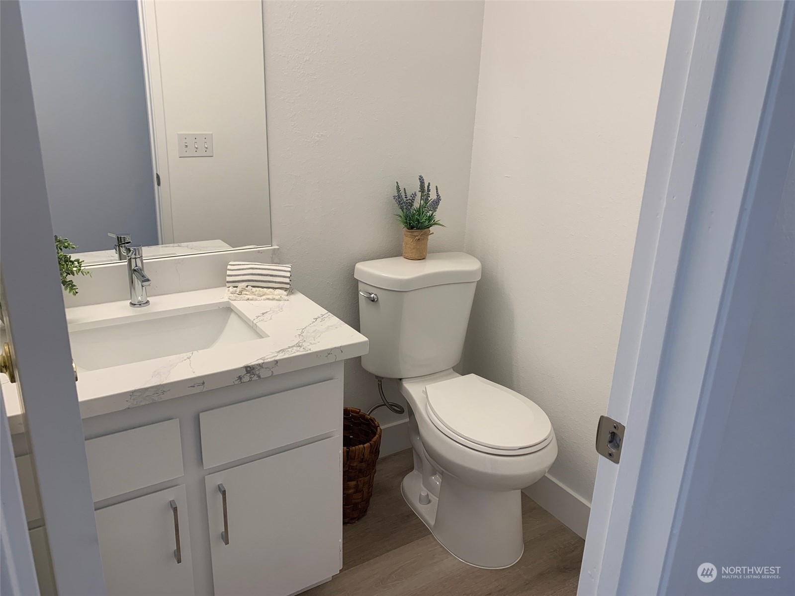 7812 196th Street Southwest, Unit B7 Edmonds, WA 98026 - Photo 7 of 25 Gallery Image 7