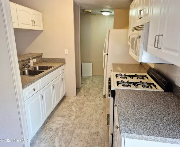 $1,200 | 109 Stallion Road, Crescent City, FL 32112