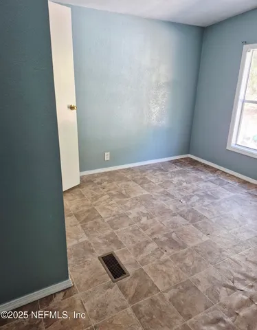 $1,200 | 109 Stallion Road, Crescent City, FL 32112