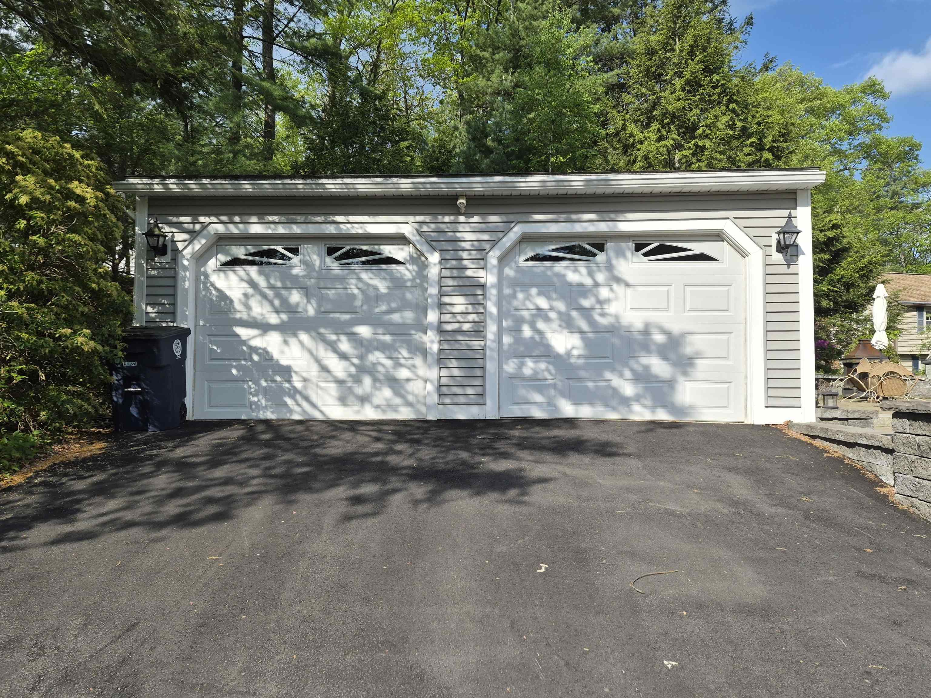 20 Shelburne Road Nashua, NH 03063 - Photo 2 of 41