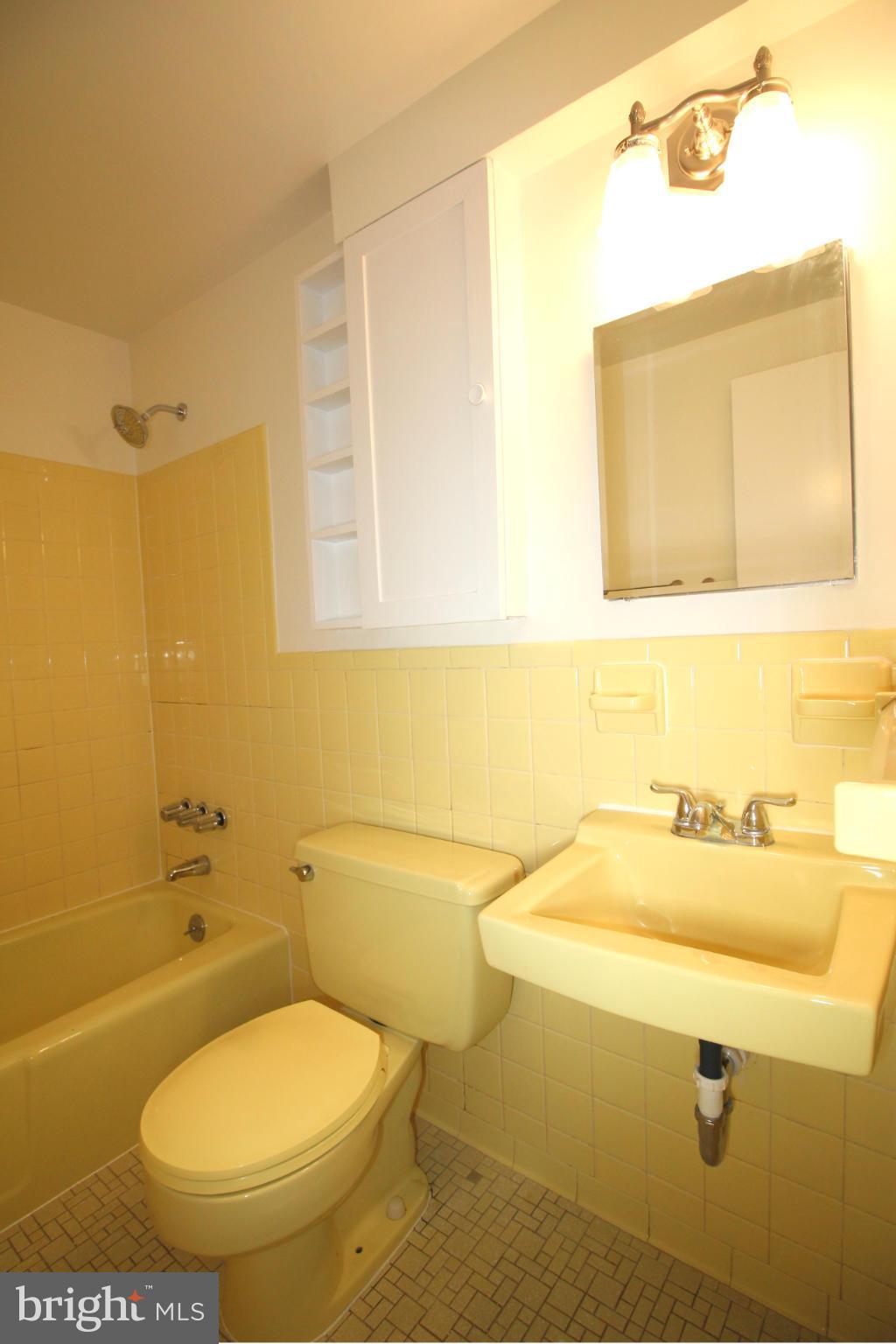 7634 Webbwood Court Springfield, VA 22151 - Photo 21 of 29 Bath