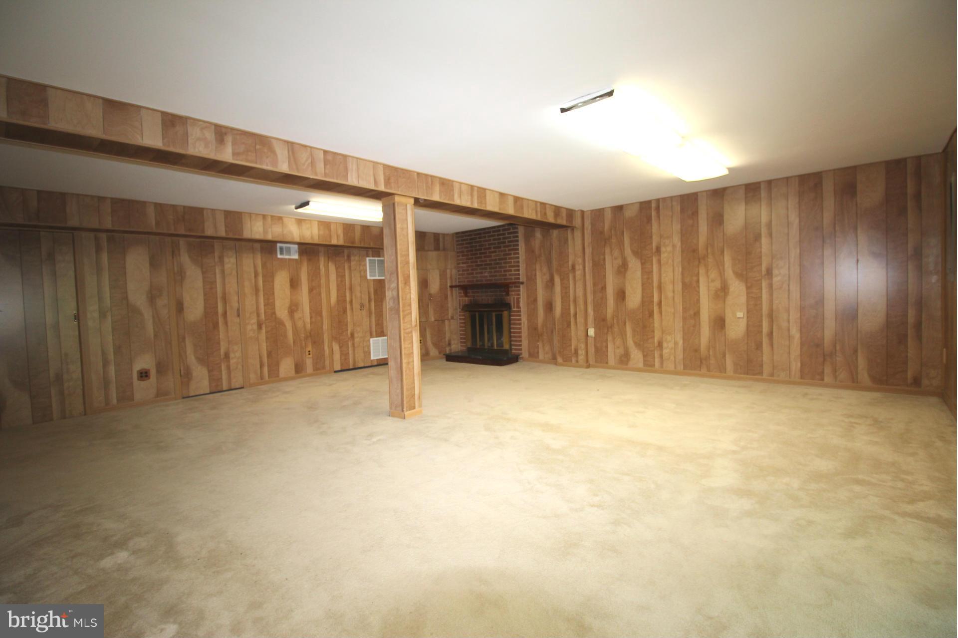 7634 Webbwood Court Springfield, VA 22151 - Photo 24 of 29 Living Room