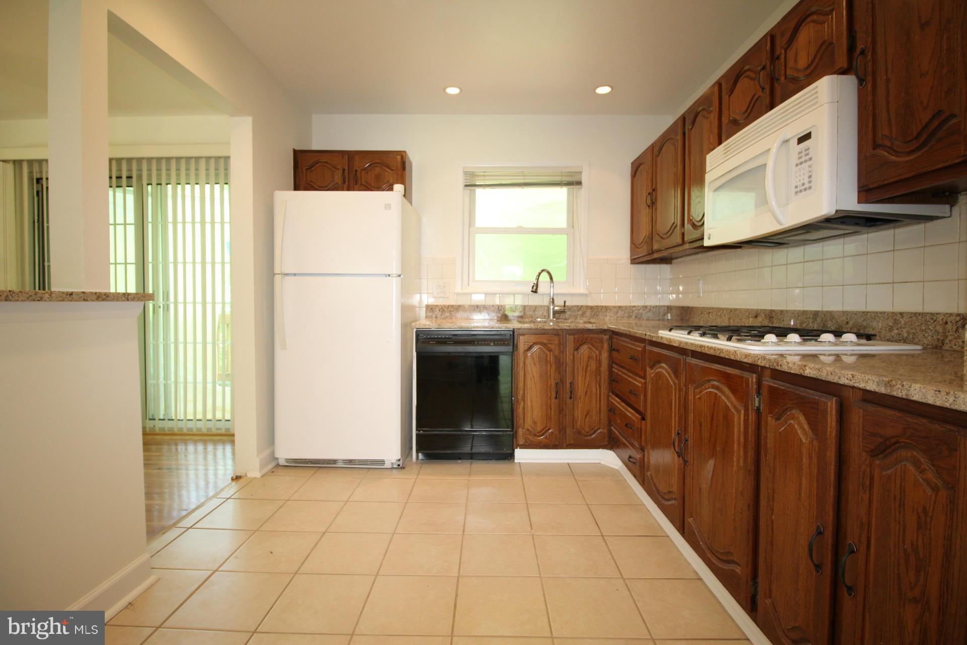 7634 Webbwood Court Springfield, VA 22151 - Photo 8 of 29 Kitchen