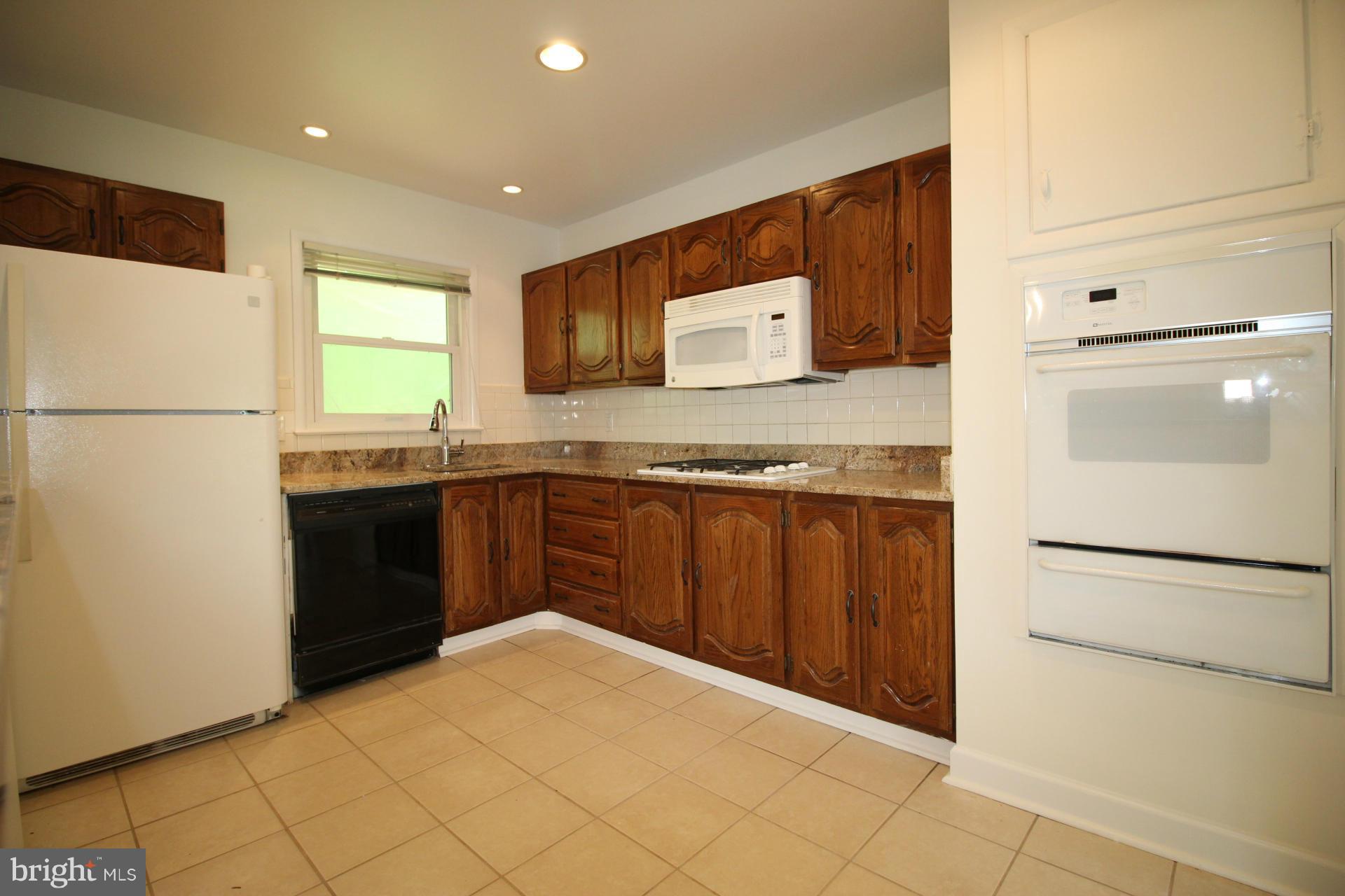 7634 Webbwood Court Springfield, VA 22151 - Photo 10 of 29 Kitchen