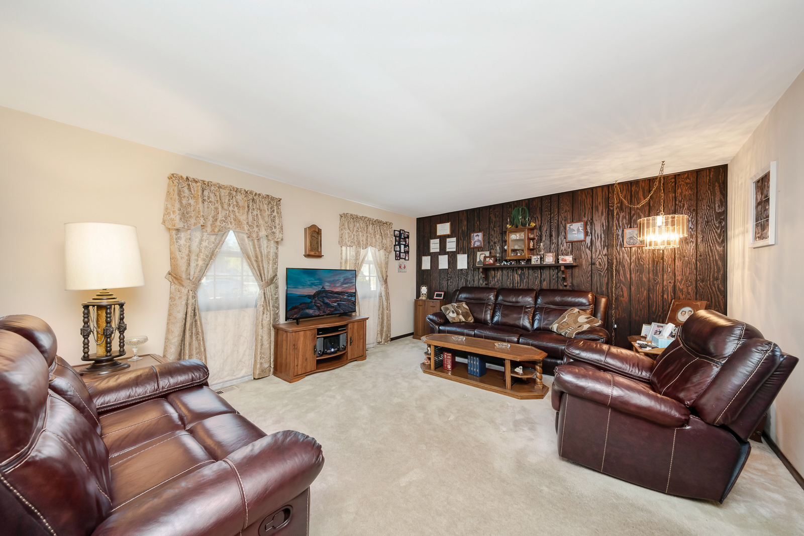148 Thornhurst Road Bolingbrook, IL 60440 - Photo 2 of 15