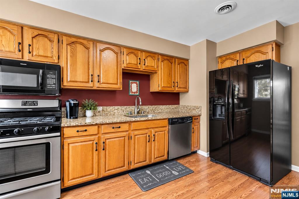 7 Ross Road Wallington, NJ 07057 - Photo 11 of 30 Gallery Image 11