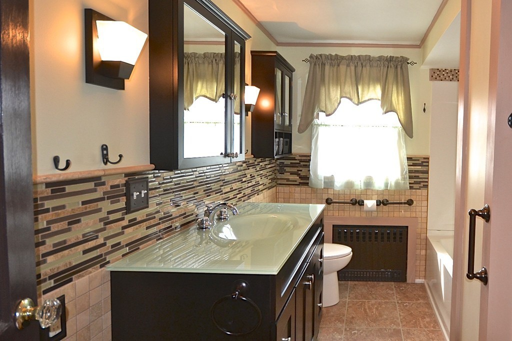 109 Howland Road Fairhaven, MA 02719 - Photo 5 of 16