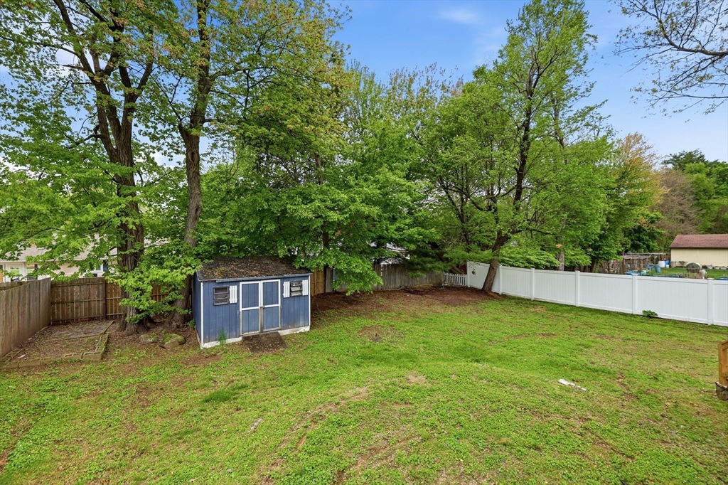42 Amos Drive Springfield, MA 01118 - Photo 31 of 37