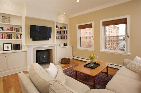 342 Commercial Street, Unit 7 Boston, MA 02109 - Photo 3 of 6