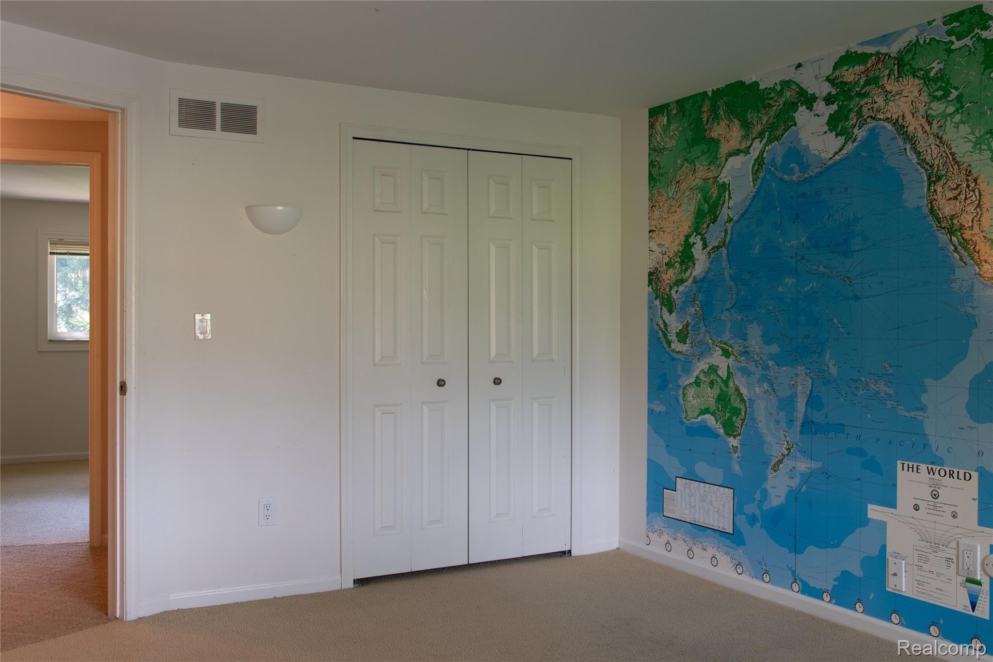 2275 Chalet Drive Rochester, MI 48309 - Photo 46 of 62 Third Bedroom