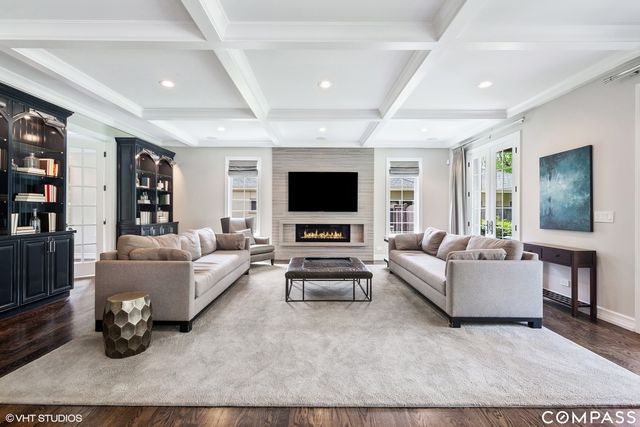 $2,099,000 | 808 Solar Lane, Glenview, IL 60025