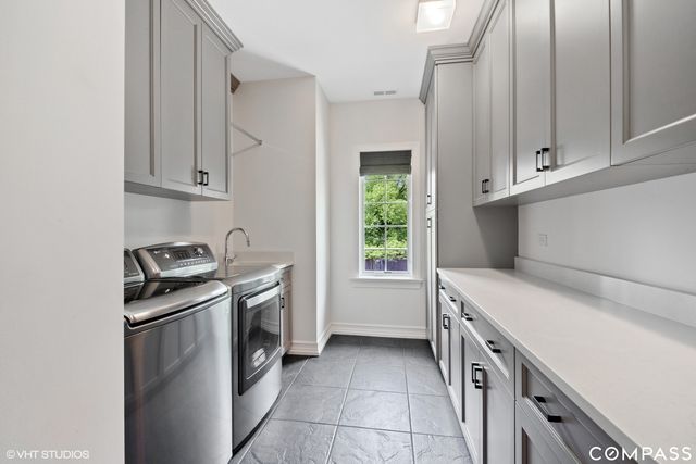 $2,099,000 | 808 Solar Lane, Glenview, IL 60025