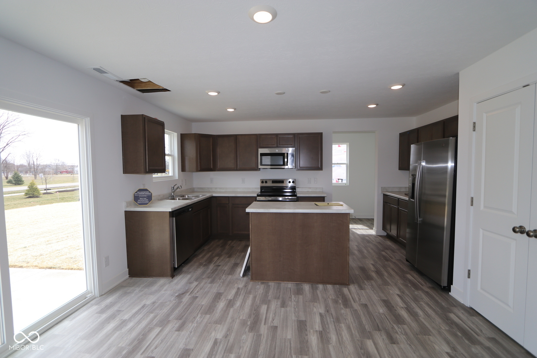 3945 Highcrest Road Indianapolis, IN 46239 - Photo 3 of 17 Gallery Image 3