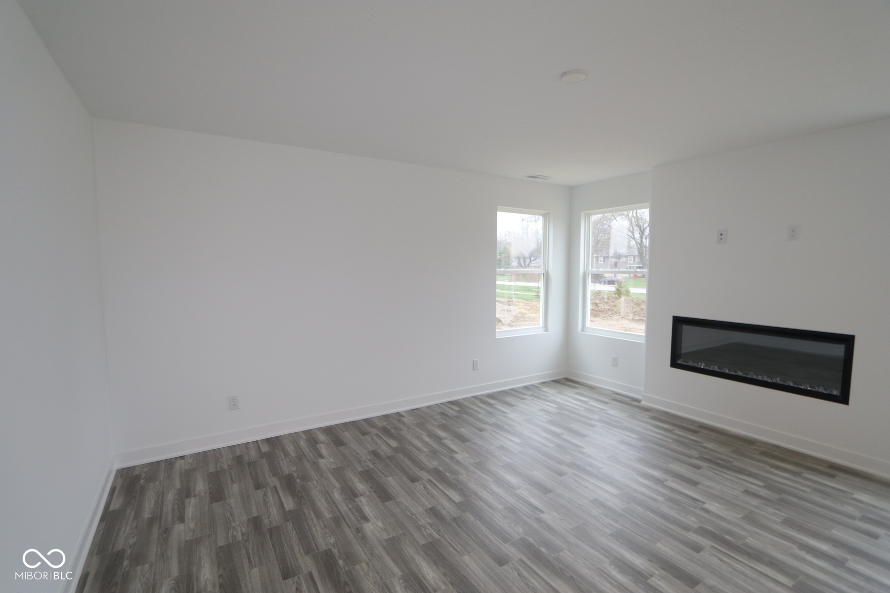 3945 Highcrest Road Indianapolis, IN 46239 - Photo 4 of 17 Gallery Image 4