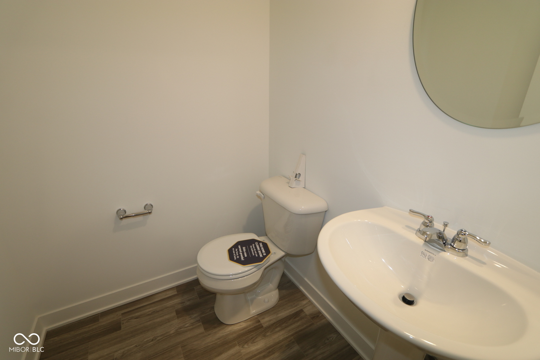 3945 Highcrest Road Indianapolis, IN 46239 - Photo 6 of 17 Gallery Image 6