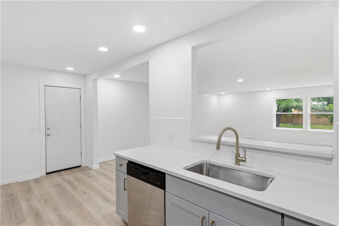 23 Cross Gates Road Gates, NY 14606 - Photo 8 of 20