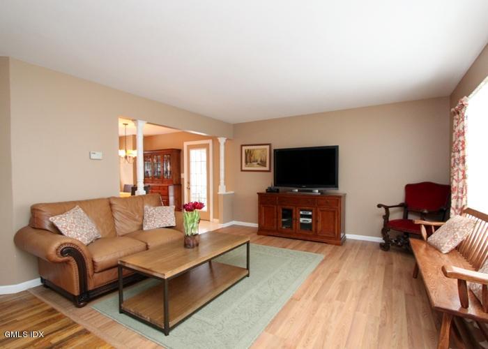 40 Hassake Road Old Greenwich, CT 06870 - Photo 2 of 11 40 Hassake Rd