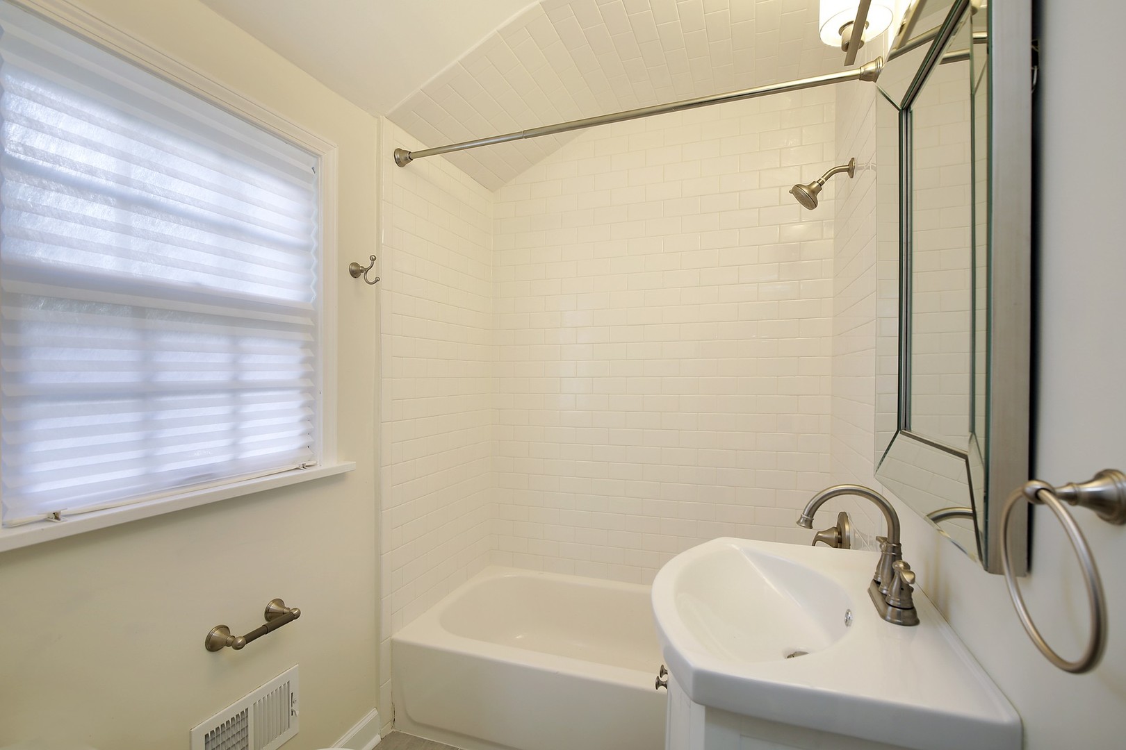 1027 Willow Road Winnetka, IL 60093 - Photo 13 of 15