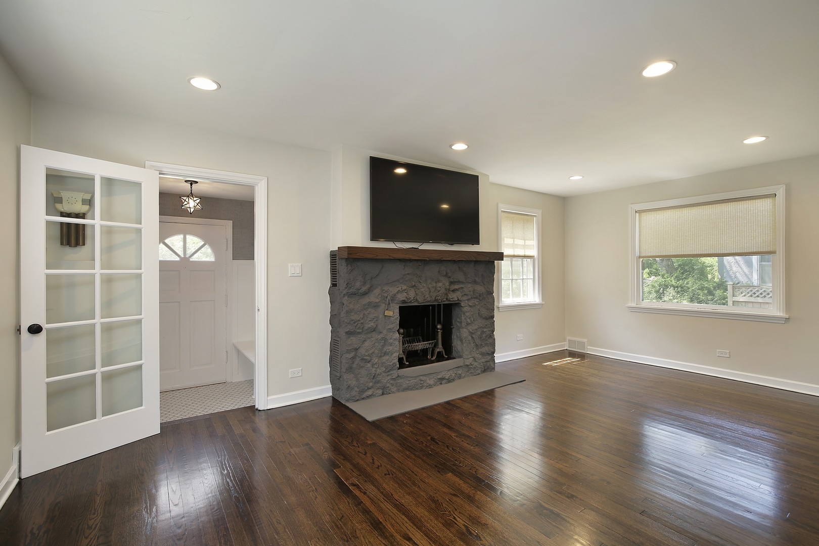 1027 Willow Road Winnetka, IL 60093 - Photo 4 of 15