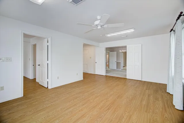 $375,000 | 106 Woodland Road, Lake Jackson, TX 77566