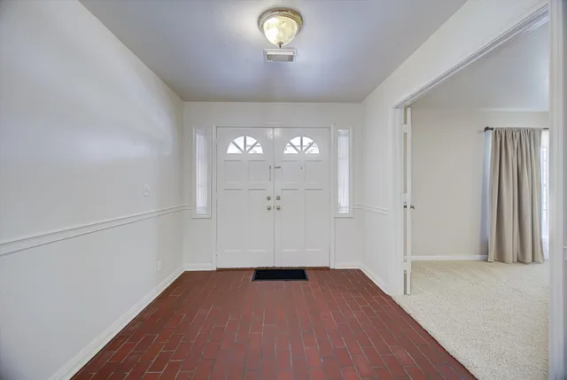 $375,000 | 106 Woodland Road, Lake Jackson, TX 77566