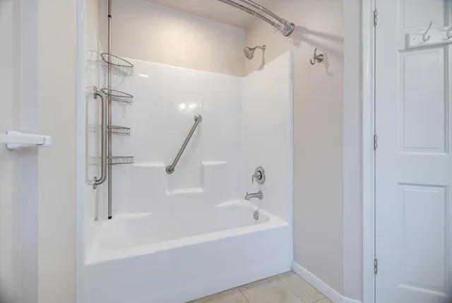 $375,000 | 106 Woodland Road, Lake Jackson, TX 77566