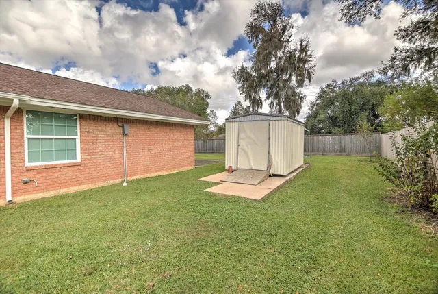 $375,000 | 106 Woodland Road, Lake Jackson, TX 77566