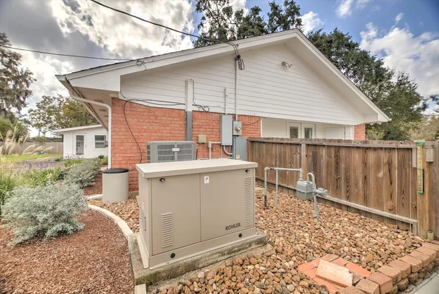 $375,000 | 106 Woodland Road, Lake Jackson, TX 77566