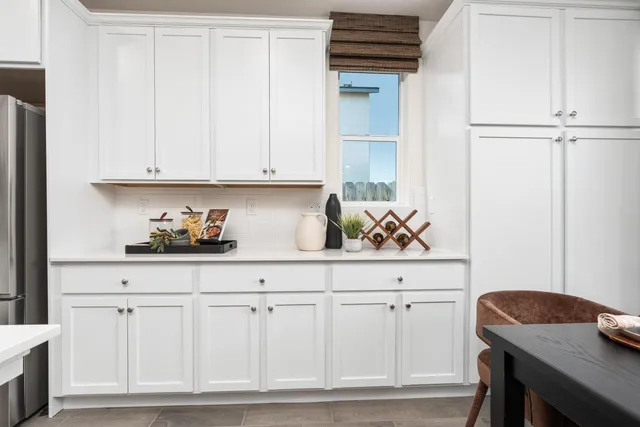 $399,990 | 6599 East Cresthaven Drive, Fresno, CA 93727