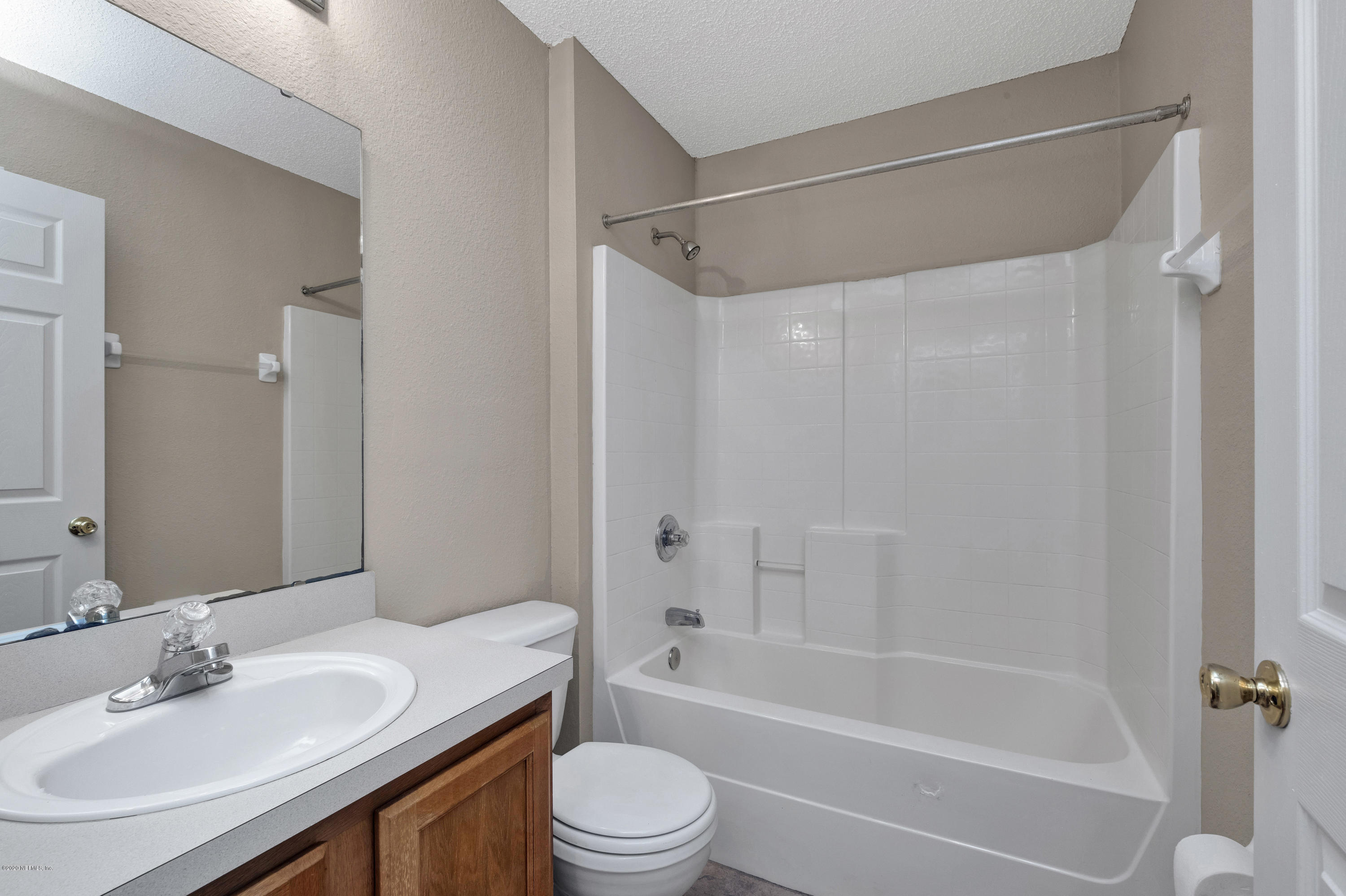 8692 Springtree Road Jacksonville, FL 32210 - Photo 17 of 19 Hall Bath