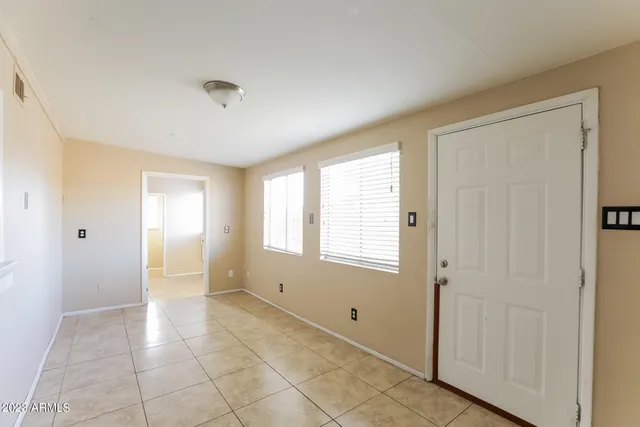 $1,695 | 3349 West Thomas Road, Phoenix, AZ 85017